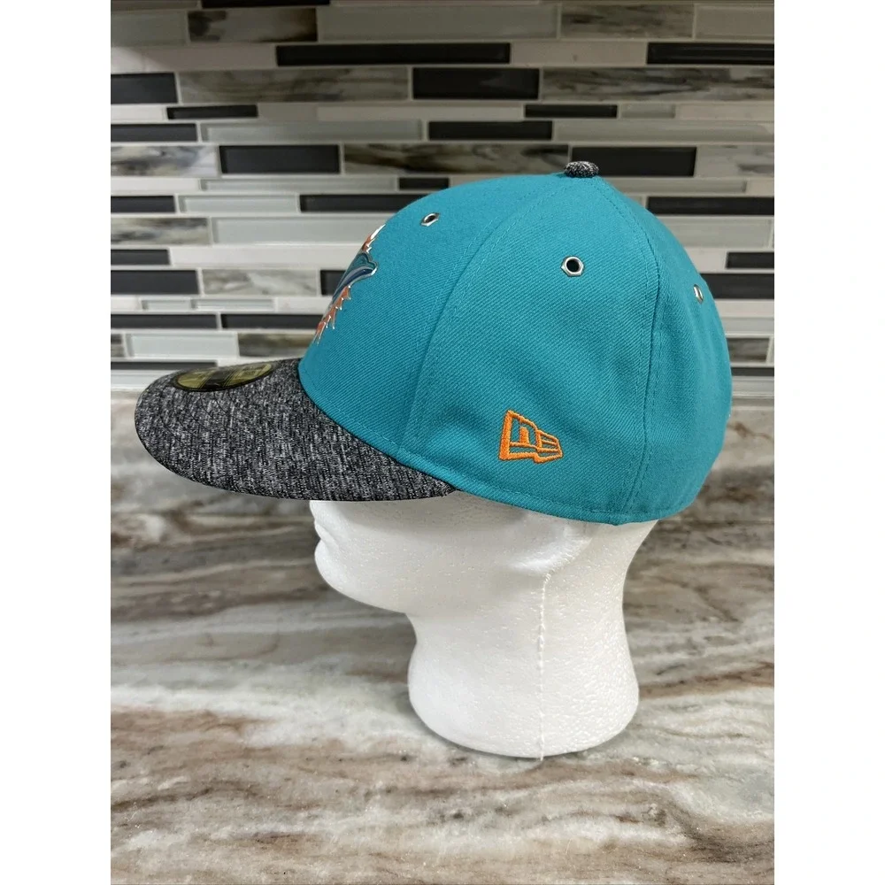 Miami Dolphins NFL Hat Cap Fitted 7 1/8 New Era 59Fifty Low Crown‎
